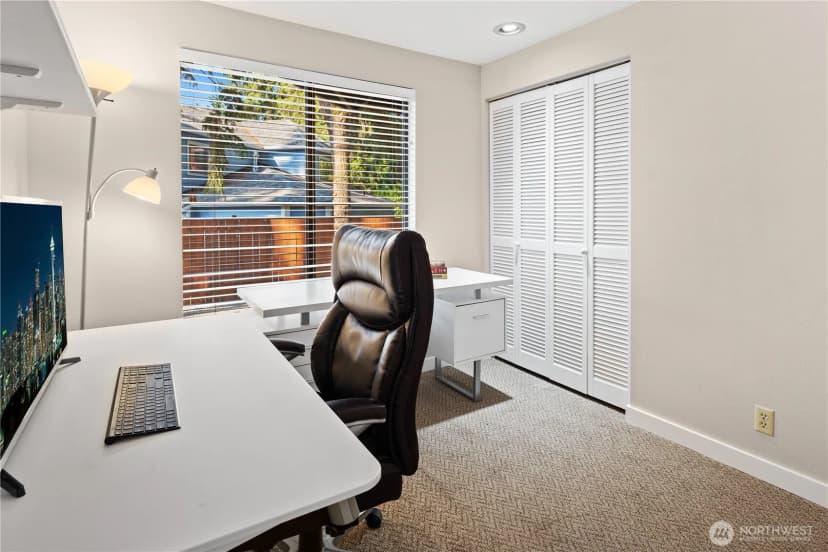 Property photo for 3040 164th Place Ne, Bellevue photo 21