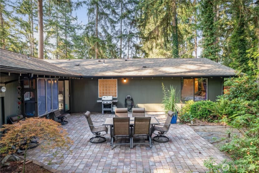 Property photo for 3040 164th Place Ne, Bellevue photo 9
