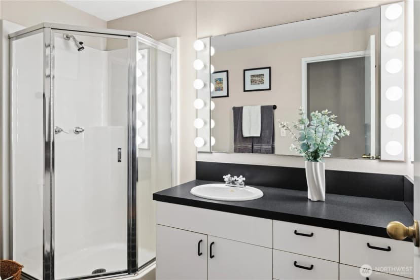 Property photo for 3040 164th Place Ne, Bellevue photo 17