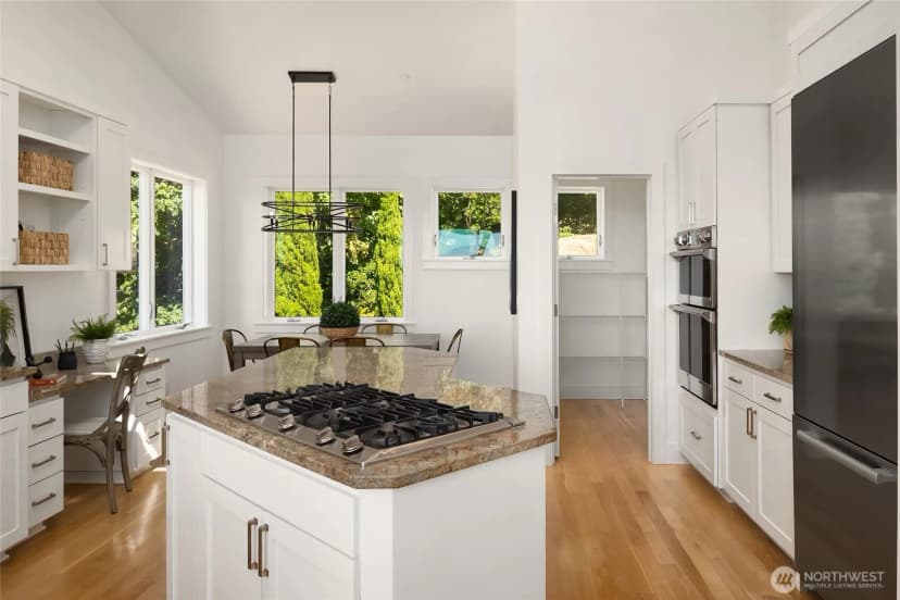 Property photo for 8430 Se 53rd Place, Mercer Island photo 15