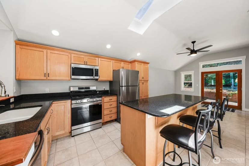 Property photo for 12721 27th Avenue Ne, Seattle photo 15