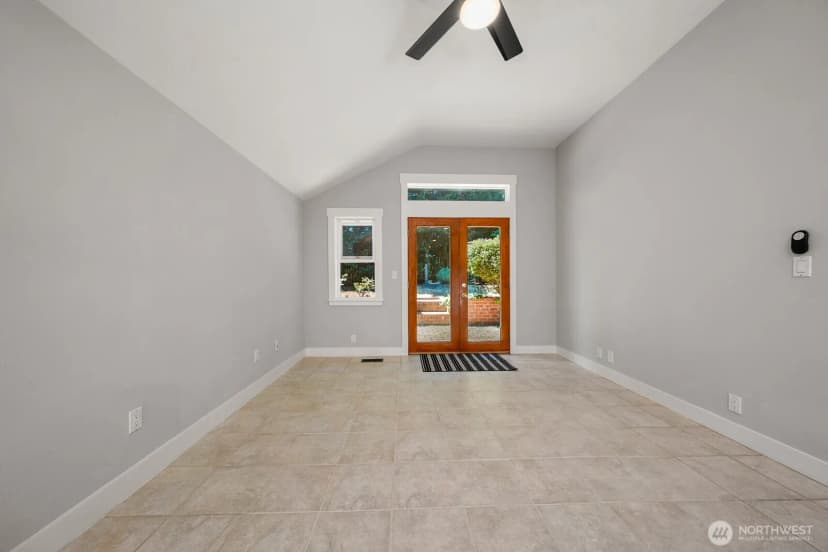 Property photo for 12721 27th Avenue Ne, Seattle photo 17