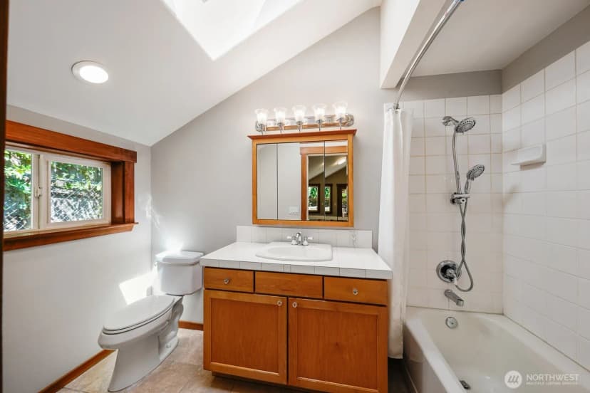 Property photo for 12721 27th Avenue Ne, Seattle photo 20