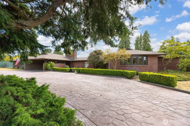 Property photo for 204 Hawthorn Road, Bellingham