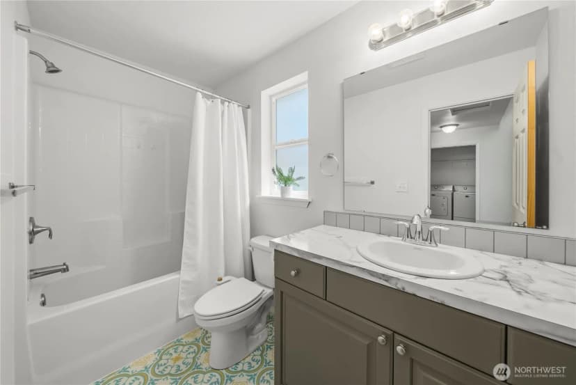Property photo for 520 E Lakeshore Drive W, Shelton photo 18