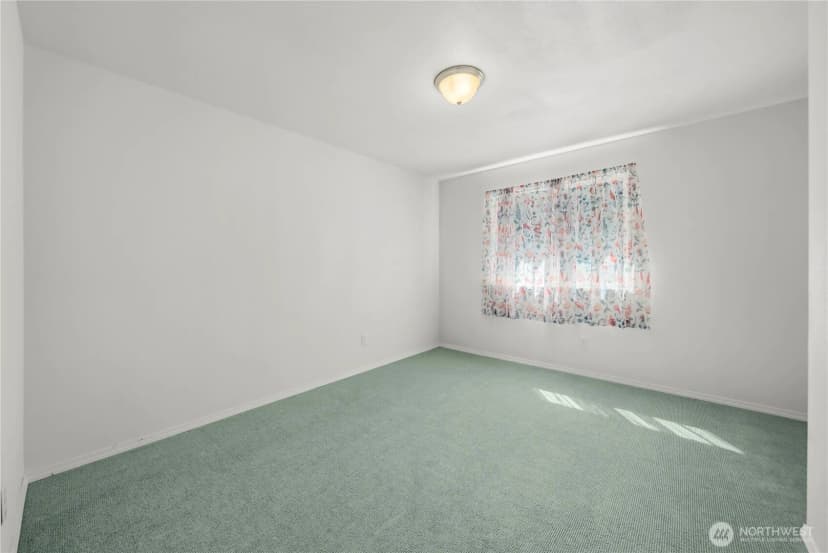 Property photo for 520 E Lakeshore Drive W, Shelton photo 17
