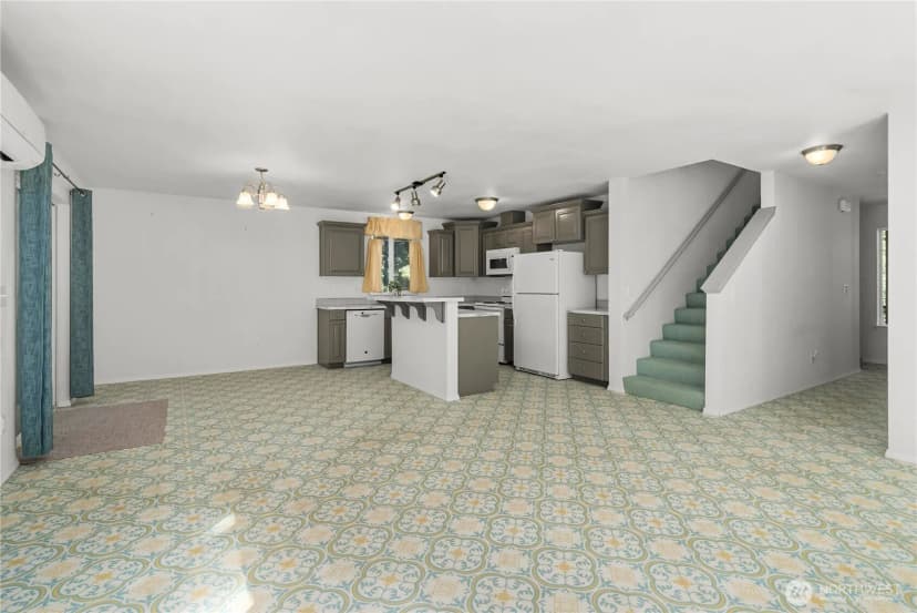 Property photo for 520 E Lakeshore Drive W, Shelton photo 9