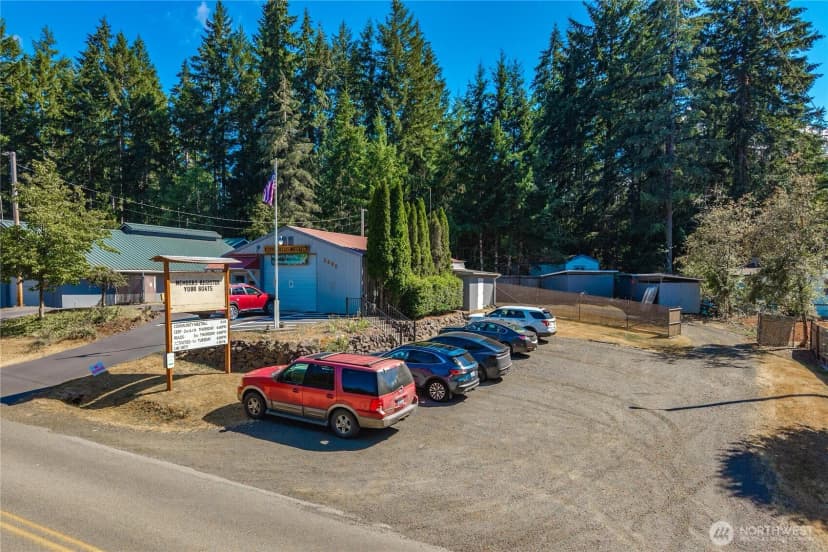 Property photo for 520 E Lakeshore Drive W, Shelton photo 32