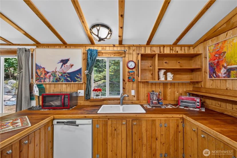 Property photo for 7489 Woody Lane, Anacortes photo 18