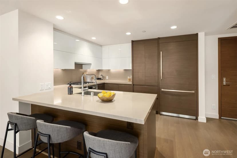 Property photo for 583 Battery Street #516n, Seattle photo 4