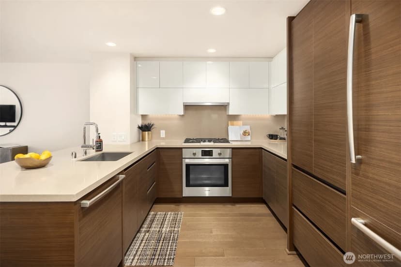Property photo for 583 Battery Street #516n, Seattle photo 2
