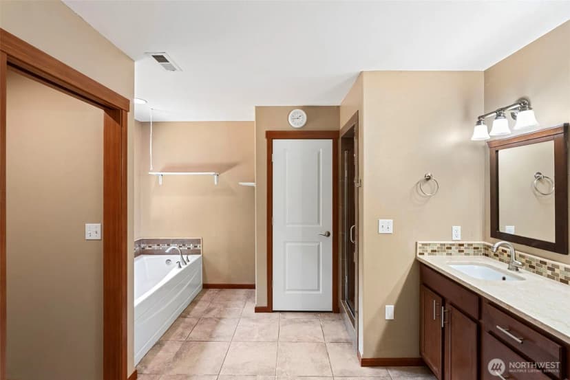 Property photo for 8725 Se Yeshua Lane, Port Orchard photo 17