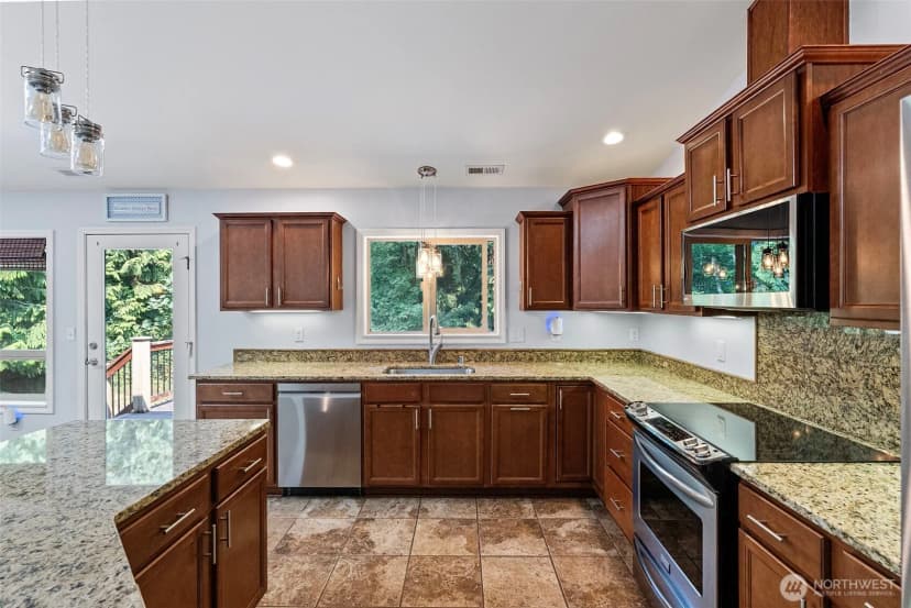 Property photo for 8725 Se Yeshua Lane, Port Orchard photo 11