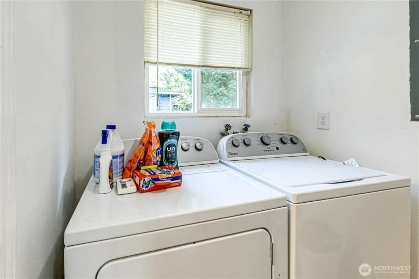 Property photo for 21925 2nd Avenue Se, Bothell photo 18