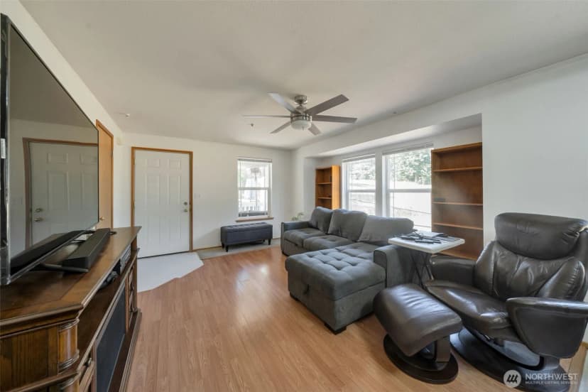 Property photo for 2399 Mcdonald Avenue, Dupont photo 5