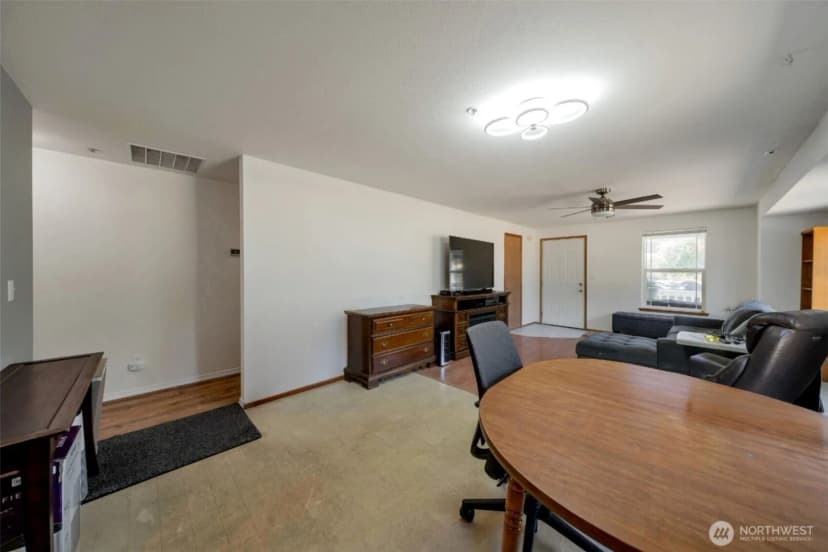 Property photo for 2399 Mcdonald Avenue, Dupont photo 6
