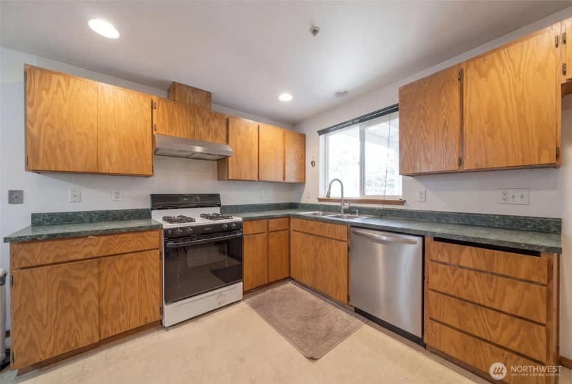 Property photo for 2399 Mcdonald Avenue, Dupont photo 10