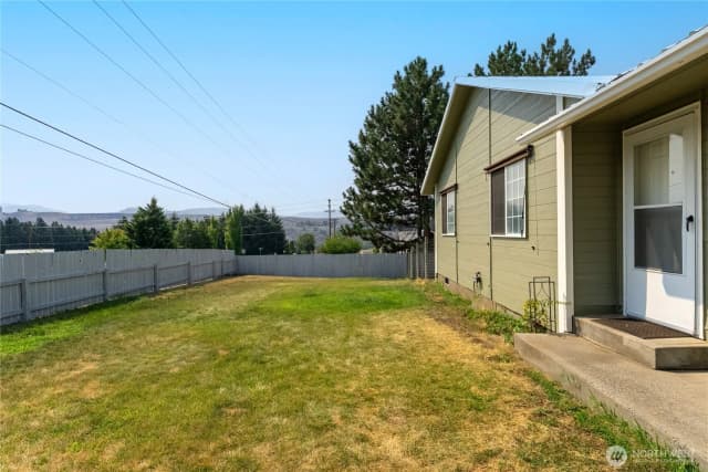 Property photo for 5 Sand Flat Road, Omak photo 2