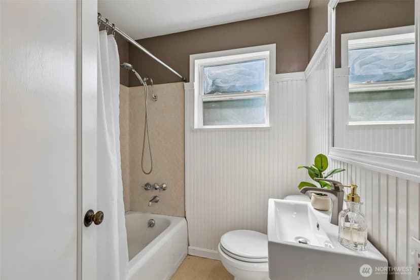 Property photo for 239 Nw 48th Street, Seattle photo 19