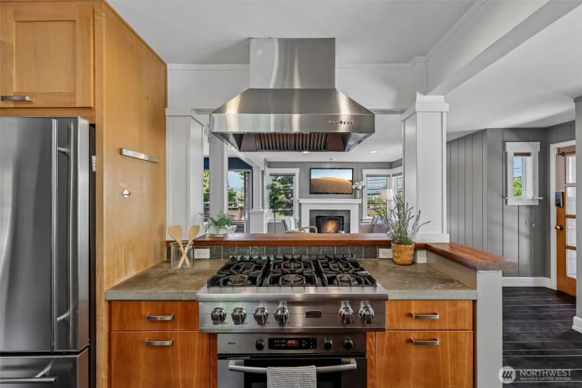 Property photo for 239 Nw 48th Street, Seattle photo 8