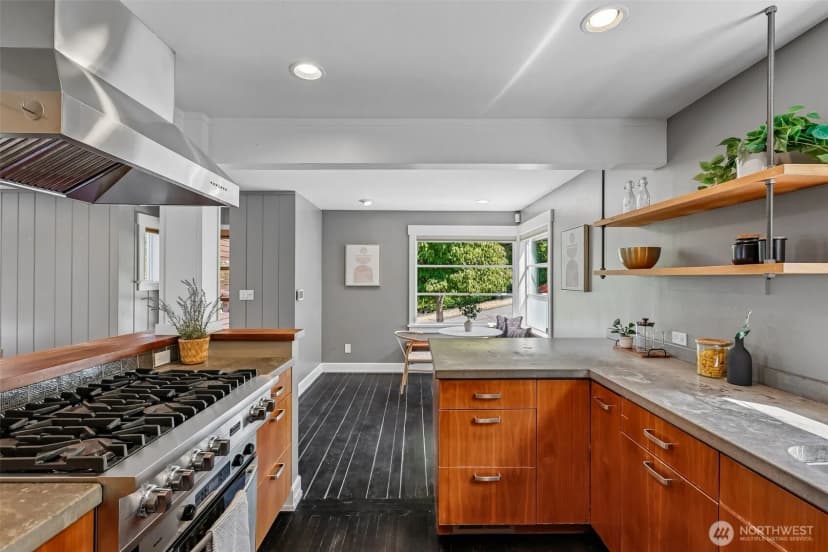 Property photo for 239 Nw 48th Street, Seattle photo 7