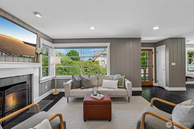 Property photo for 239 Nw 48th Street, Seattle photo 3