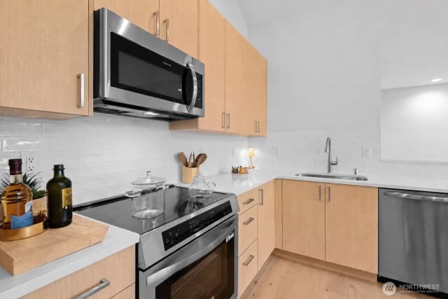 Property photo for 12749 37th Avenue Ne, Seattle photo 5
