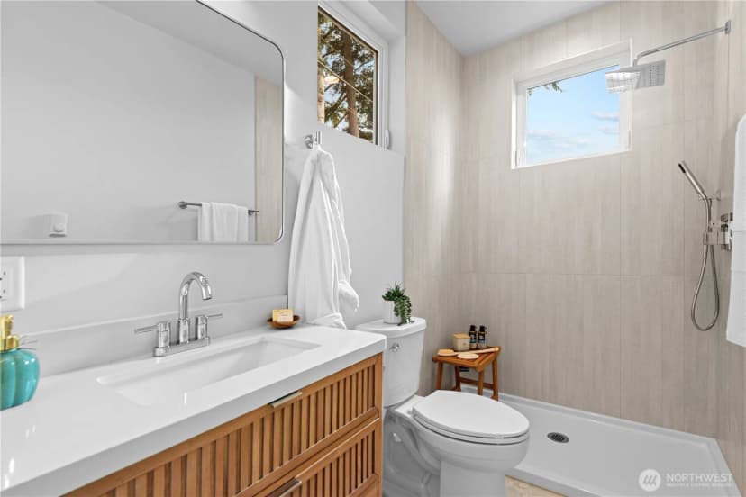 Property photo for 12749 37th Avenue Ne, Seattle photo 14