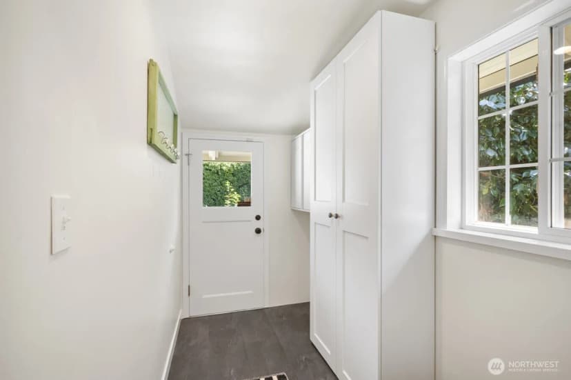 Property photo for 2916 Walnut Avenue Sw, Seattle photo 19
