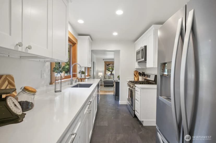 Property photo for 2916 Walnut Avenue Sw, Seattle photo 10