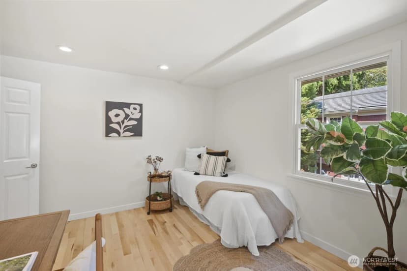 Property photo for 2916 Walnut Avenue Sw, Seattle photo 13
