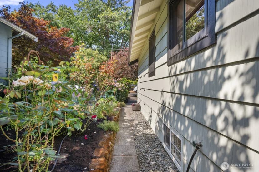 Property photo for 2916 Walnut Avenue Sw, Seattle photo 21