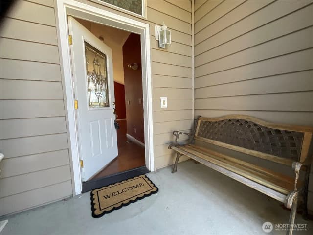 Property photo for 1382 Nw Kathleen Drive, Oak Harbor photo 3