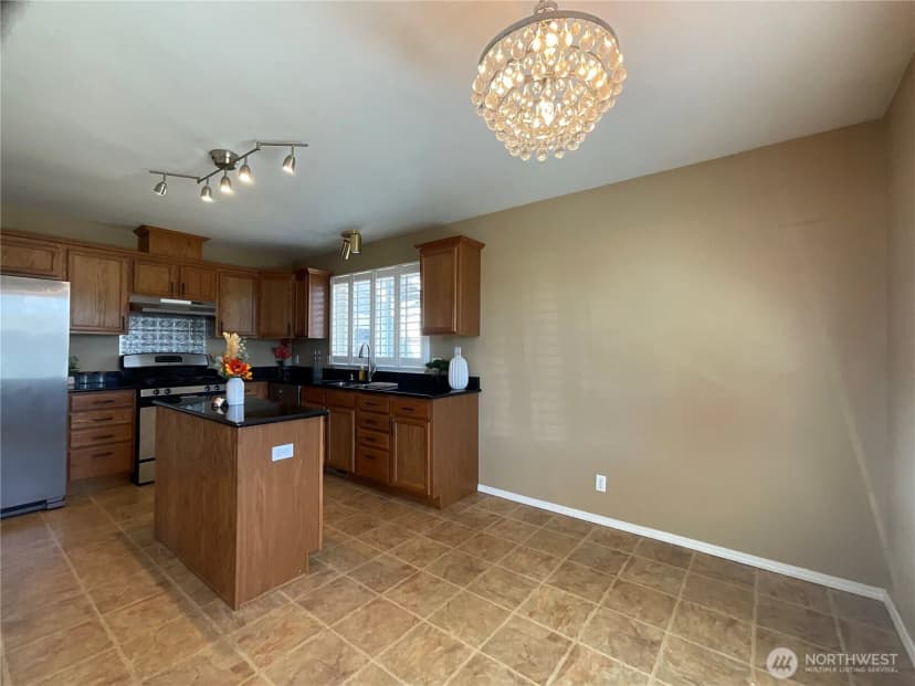 Property photo for 1382 Nw Kathleen Drive, Oak Harbor photo 10