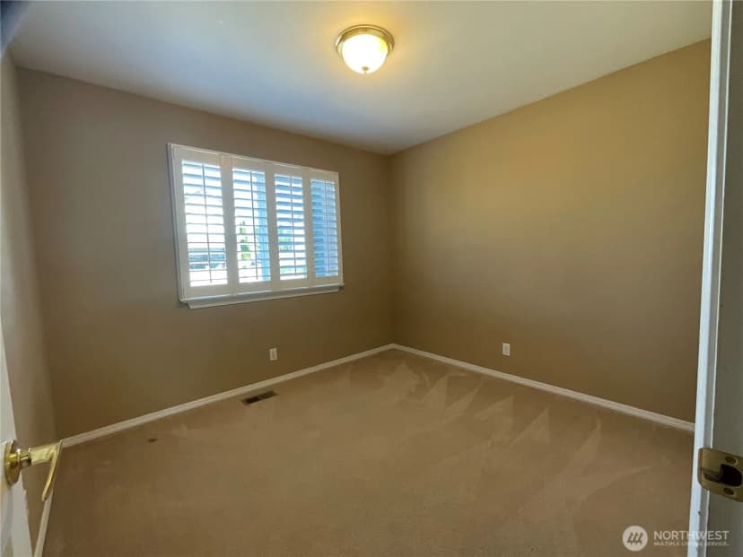 Property photo for 1382 Nw Kathleen Drive, Oak Harbor photo 20