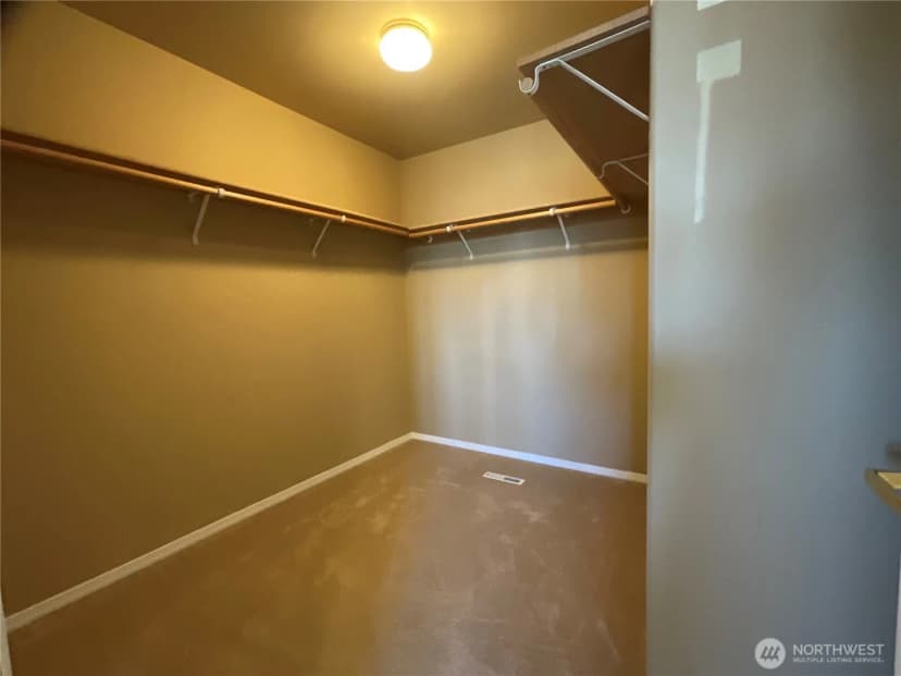 Property photo for 1382 Nw Kathleen Drive, Oak Harbor photo 18