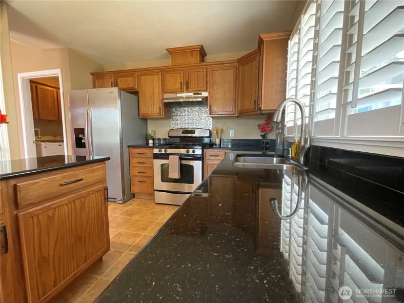 Property photo for 1382 Nw Kathleen Drive, Oak Harbor photo 8