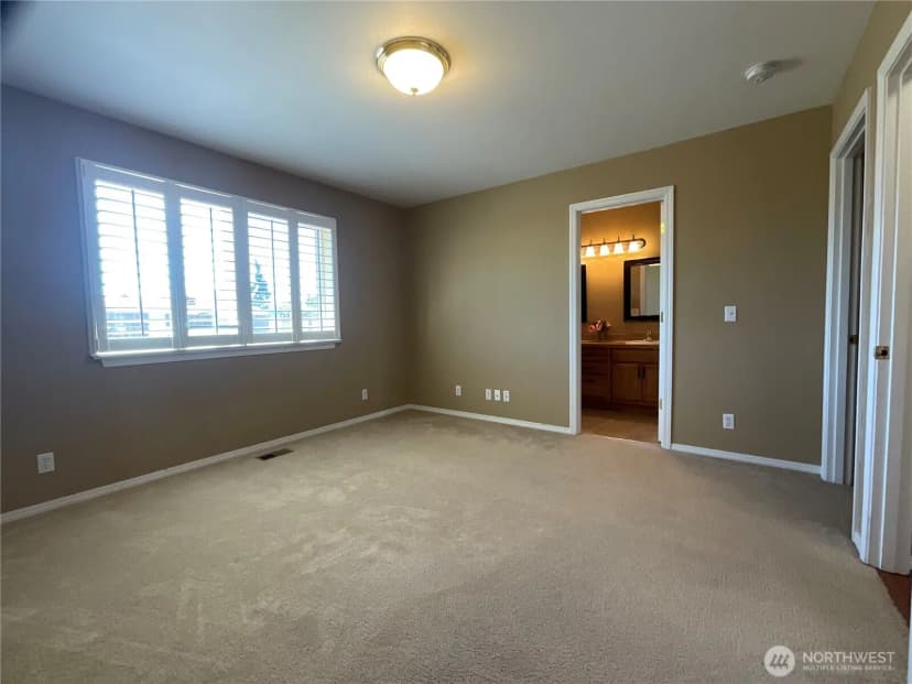 Property photo for 1382 Nw Kathleen Drive, Oak Harbor photo 15