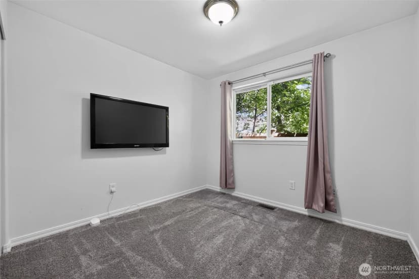 Property photo for 27120 117th Se, Kent photo 19
