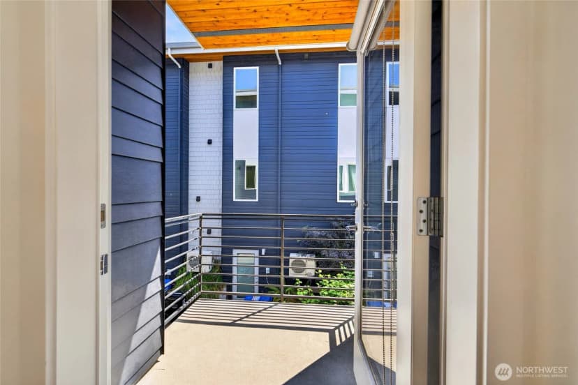 Property photo for 7015 42nd Avenue S, Seattle photo 9