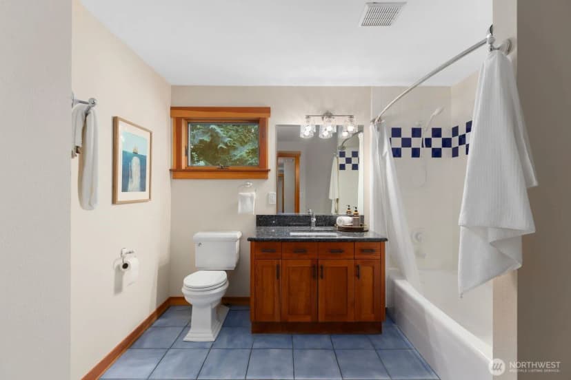 Property photo for 14677 Sivertson Road Ne, Bainbridge Island photo 25