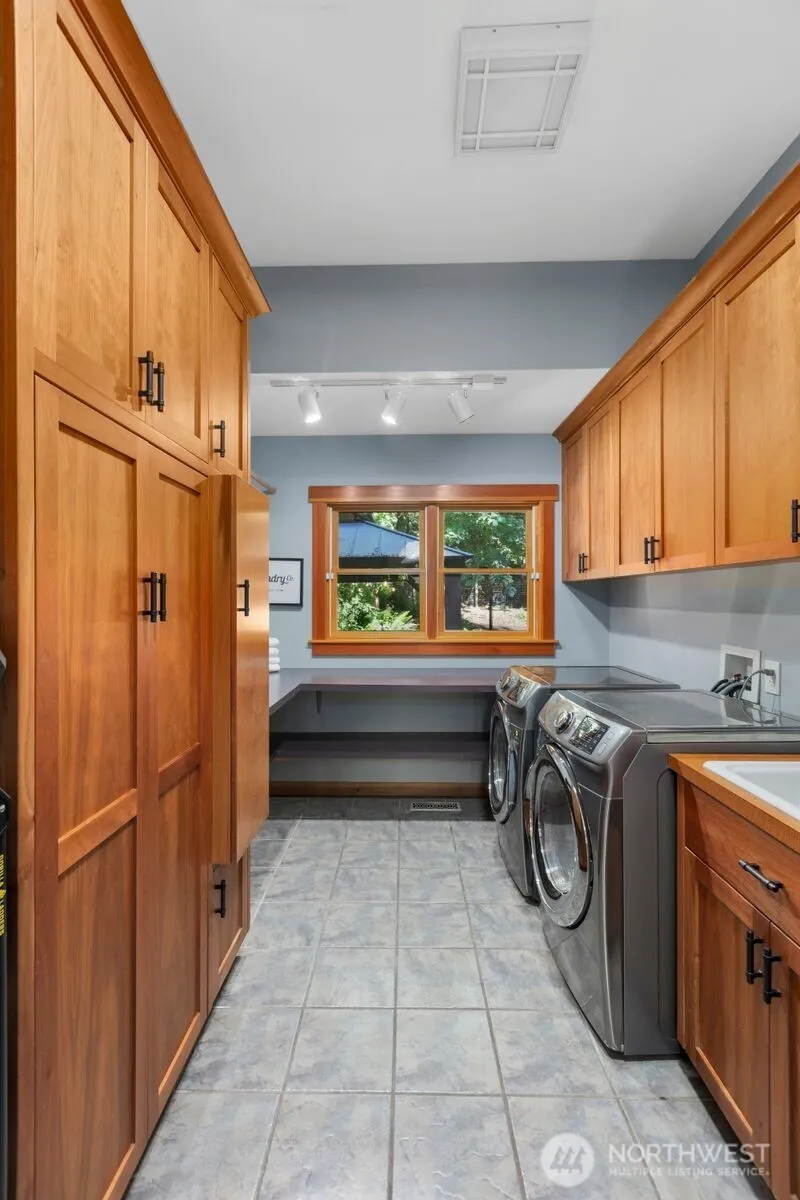 Property photo for 14677 Sivertson Road Ne, Bainbridge Island photo 18