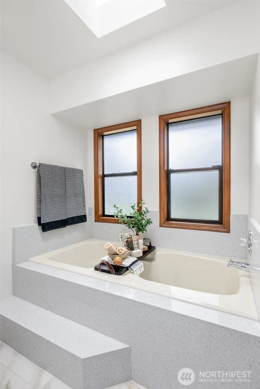 Property photo for 6615 116th Avenue Se, Bellevue photo 15