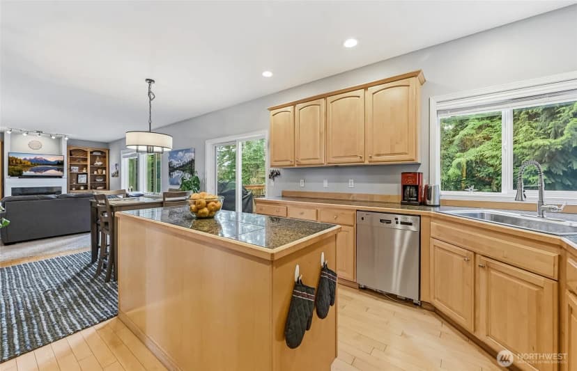 Property photo for 2419 Ne 14th Street, Renton photo 6