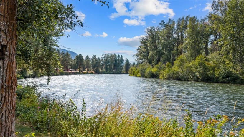 Property photo for 951 Mcdonald Road, Cle Elum photo 2