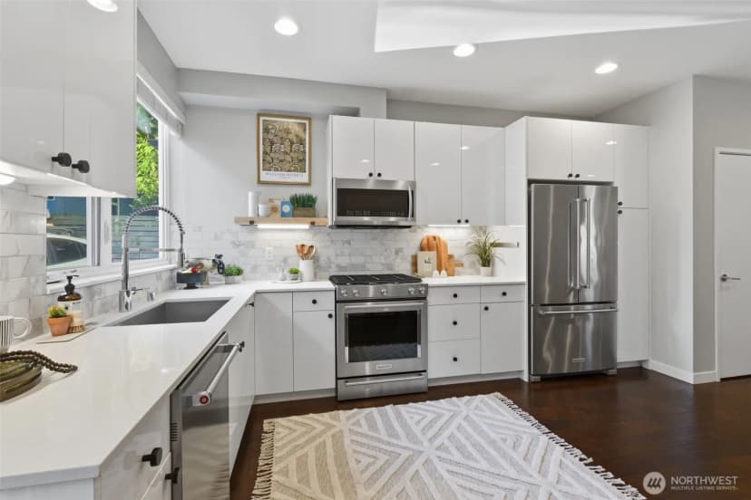 Property photo for 1530 13th Avenue S #d, Seattle photo 5