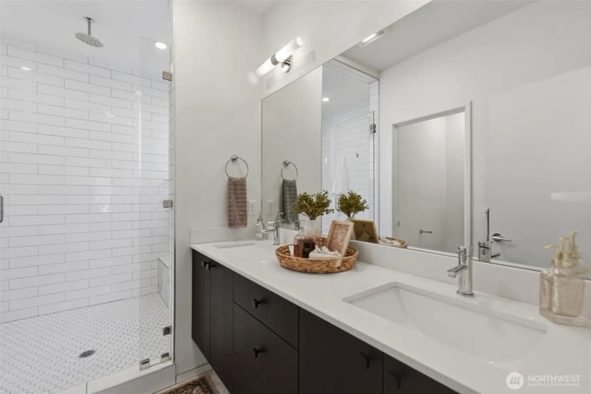 Property photo for 1530 13th Avenue S #d, Seattle photo 25