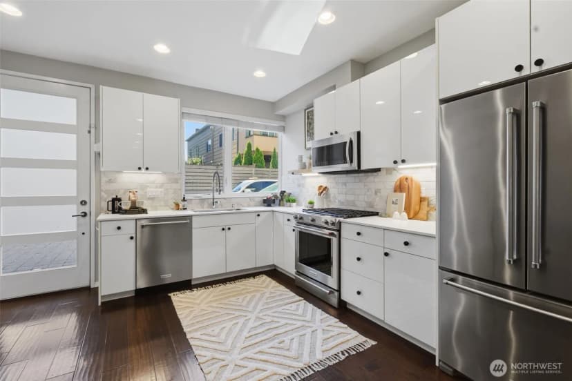 Property photo for 1530 13th Avenue S #d, Seattle photo 6