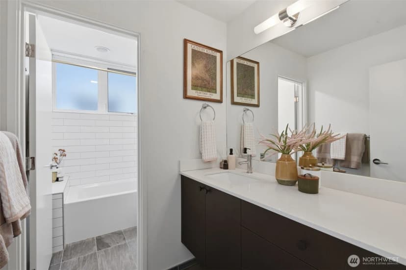 Property photo for 1530 13th Avenue S #d, Seattle photo 16