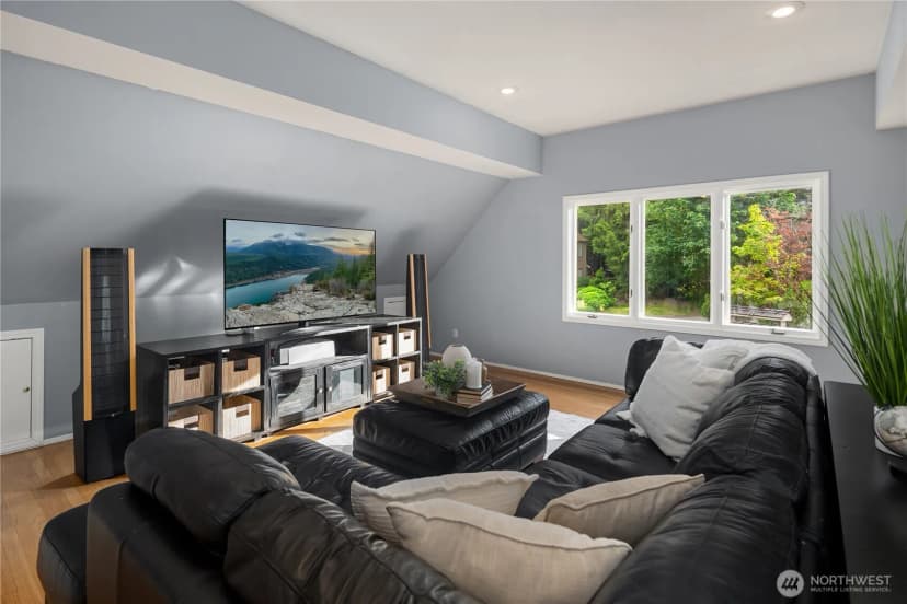 Property photo for 24520 Ne 11th Place, Sammamish photo 31